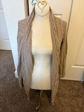 Leo & Nicole Taupe Open-Front Cable Knit Cardigan